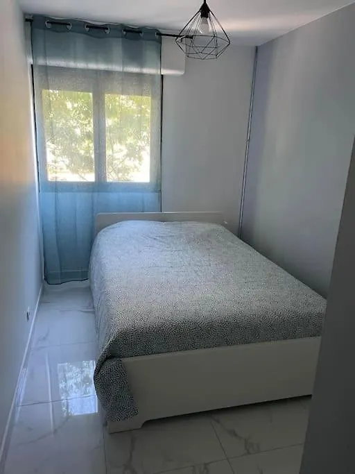 Logement Renove Gare St Charles Marseille France