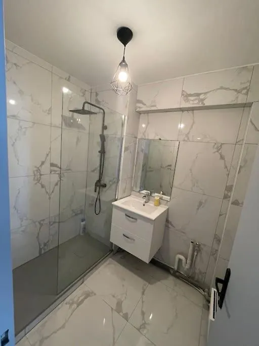 Logement Renove Gare St Charles Marseille 0*,  France